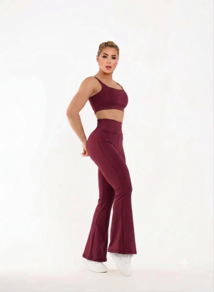 Conjunto Top e calça Flare em Poliamida